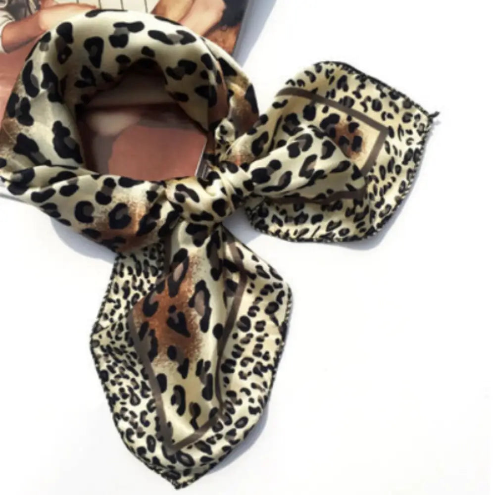 Foulard carré de soie - Léopard / 50 * 50 cm