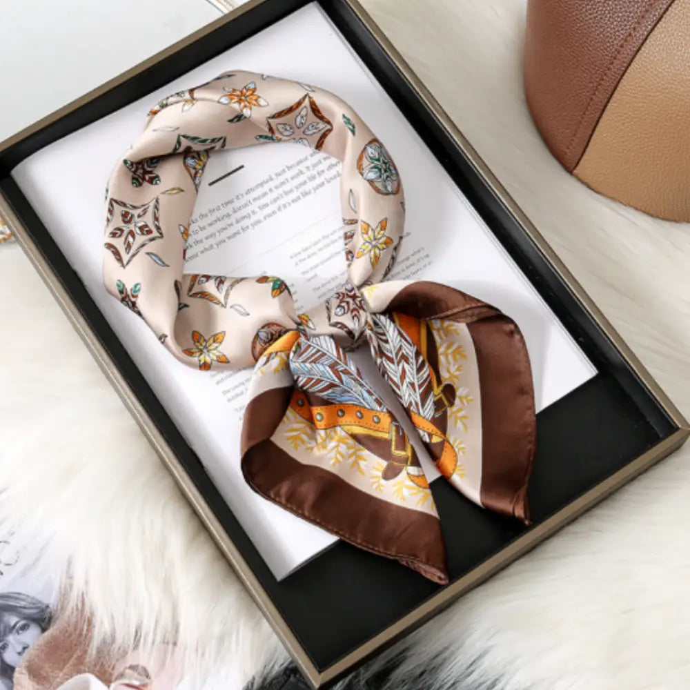 Foulard en soie haut de gamme - Trèfles / 70 * 70 cm