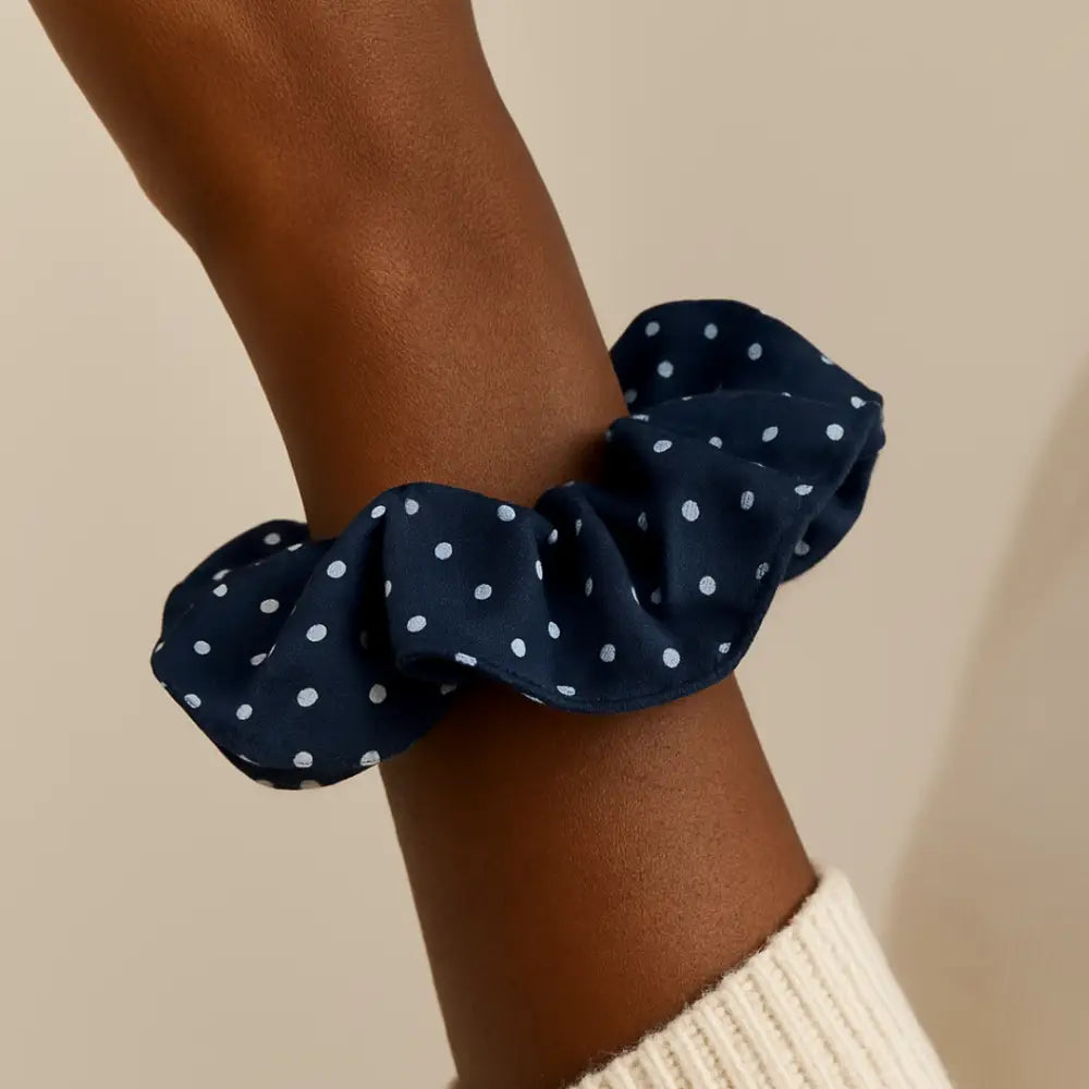 Chouchou scrunchie - Points blanc / Bleu foncé