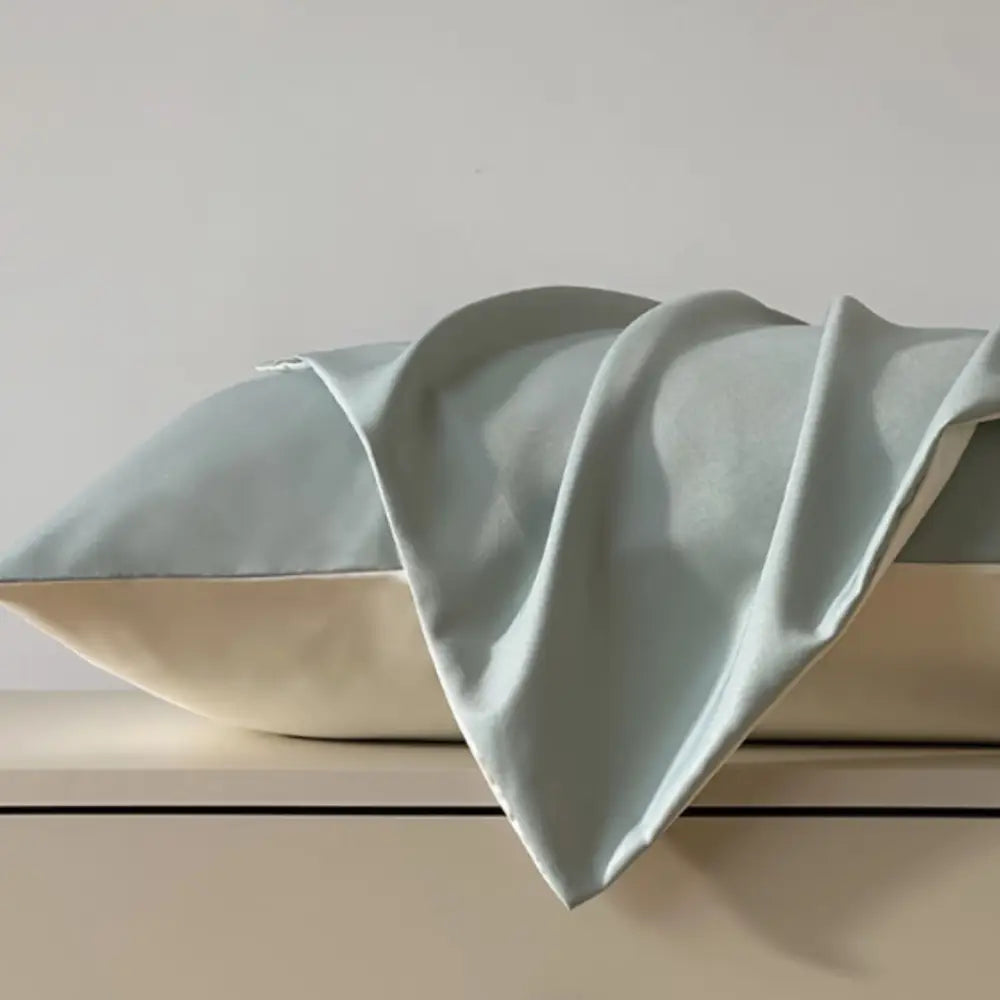 Taie d’oreiller cheveux bouclés - Blanc + gris argenté